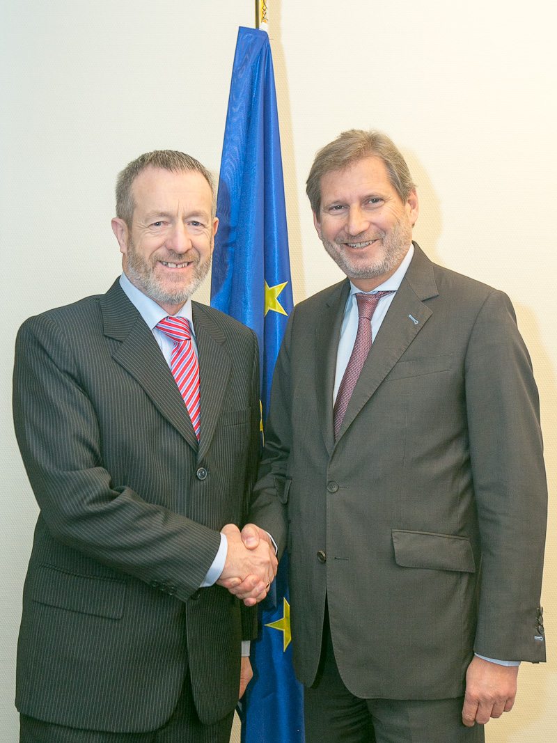 Seán Kelly MEP with Commissioner for Regional Policy Hahn